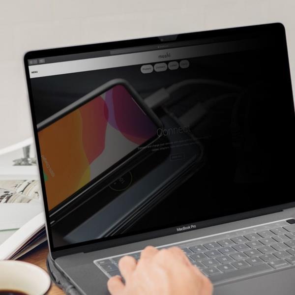 Moshi Umbra Skärmskydd för integritet för MacBook Pro 16 tum