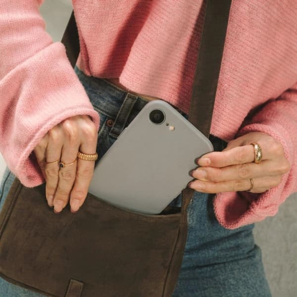 Tech-Protect Telefontaske til iPhone 16e/17e Magsafe Silikone - Stengrå Grå