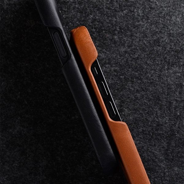 MELKCO Mobilskal till iPhone 15 Pro Max Vaxad Äkta Läder + PC - Brun