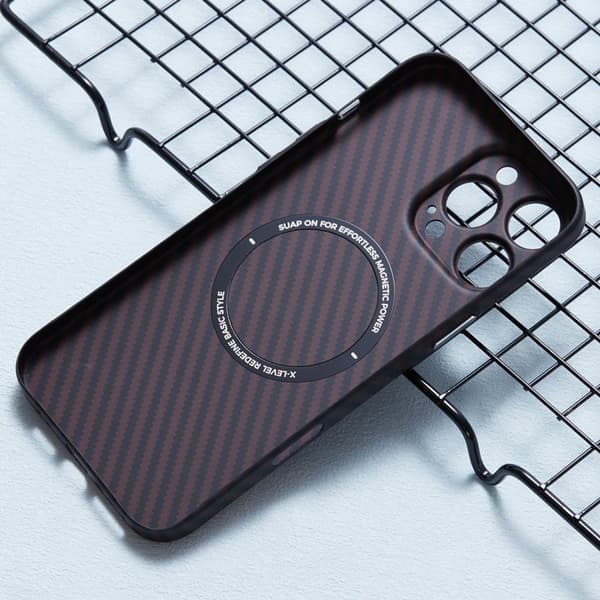 X-LEVEL Mobilskal till iPhone 16 Pro Max Magnetisk Ultratunn Röd