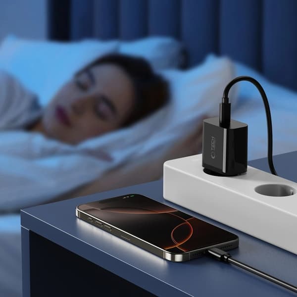 Tech Protect Vægoplader USB-C 20W - Sort Svart