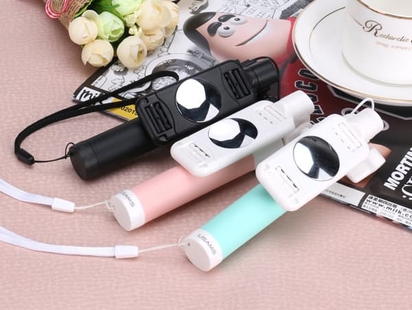 USAMS Lightning Mirror Selfiestick med ledningsstyring - Sort Black