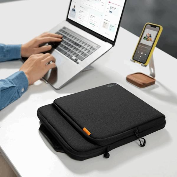 Tech-Protect Laptop Taske 15"-16" Defender VR - Sort Svart