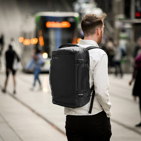 Tech-Protect Travel DatorRyggsäck 20L Defender - Svart Svart