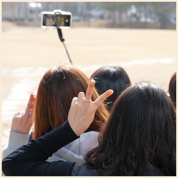 Araree Pod Gimbal 1X Selfiepinne med stativ – Svart