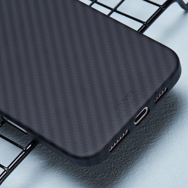 X-LEVEL Mobilskal till iPhone 16 Plus Kolfiber Textur Svart