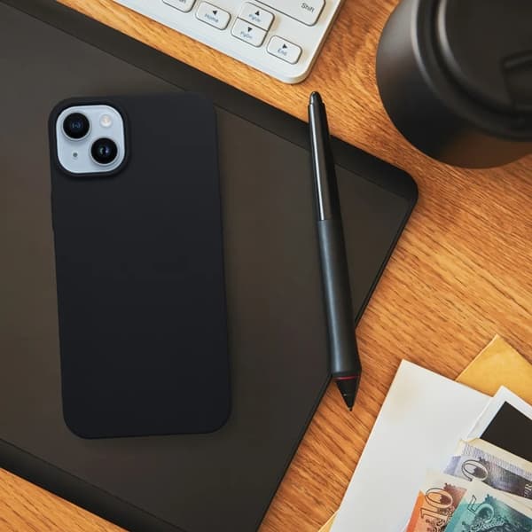 Telefontaske til iPhone 17 Matt - Sort Svart