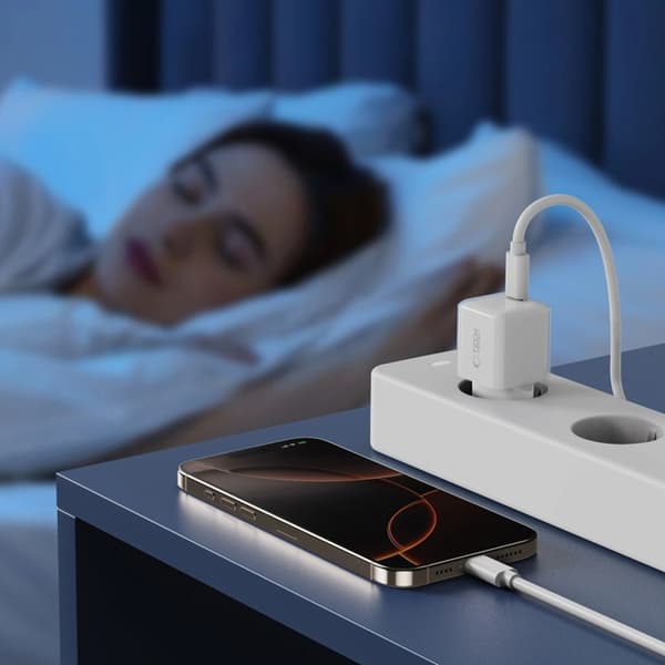 Tech-Protect Vægoplader USB-C 25W - Hvid Vit