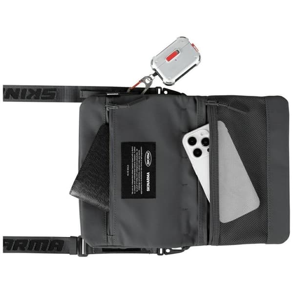 Skinarma Arrangörväska Crossbody Juno - Mörkgrå Grå
