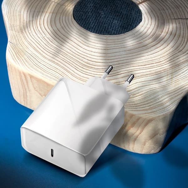 Forcell Reseladdare med USB-C Socket 3A 45W PD och QC 4.0 Vit