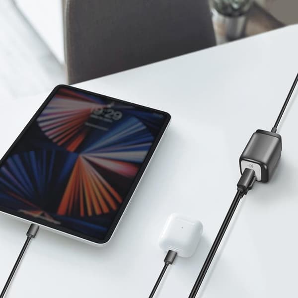 Logilink Vægoplader 1xUSB-A + 1xUSB-C med fast kabel 1.5m GaN 30W Black