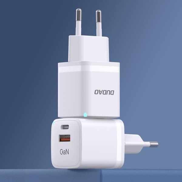 Dudao USB/USB-C 33W vægadapter - Hvid Vit
