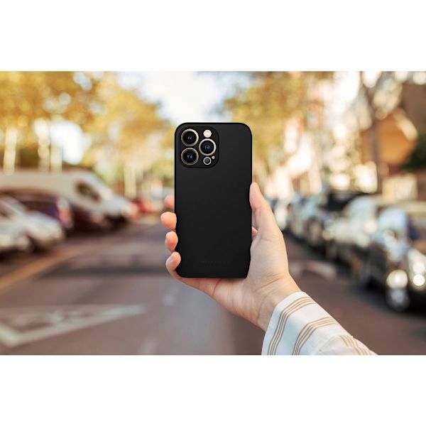 Roar Matte Glass Skal för iPhone 14 Plus svart