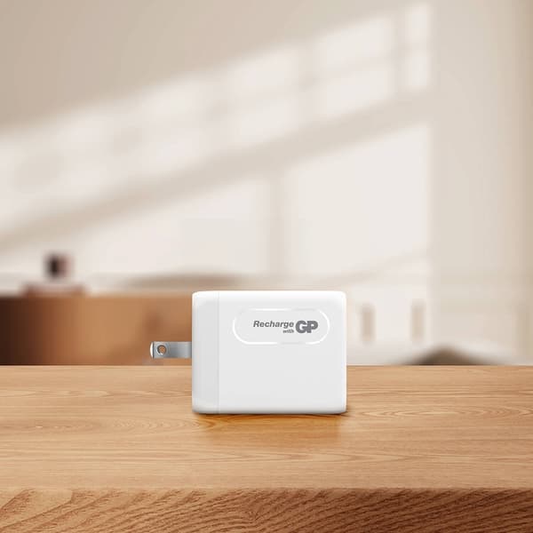 GP Vægoplader 65W GaN Inkl Rejseadapter - Hvid Vit