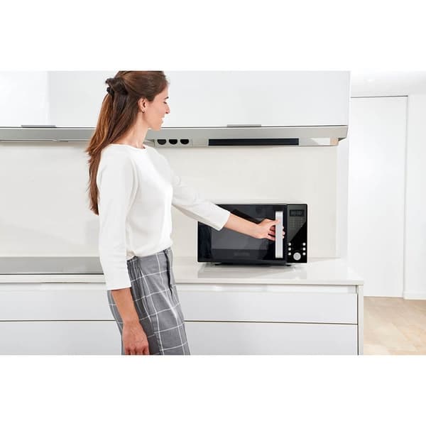 BLACK+DECK Mikrovågsugn Digital 23L 900W Svart