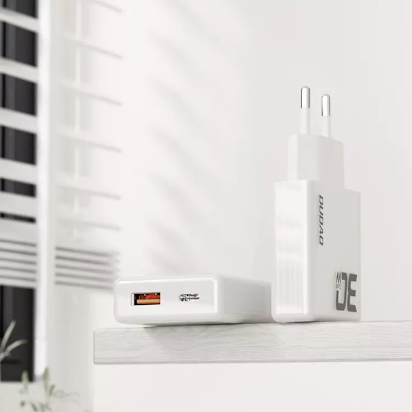 Dudao Snabbladdare 30W USB-A/USB-C med USB-C/Lightning Kabel Vit