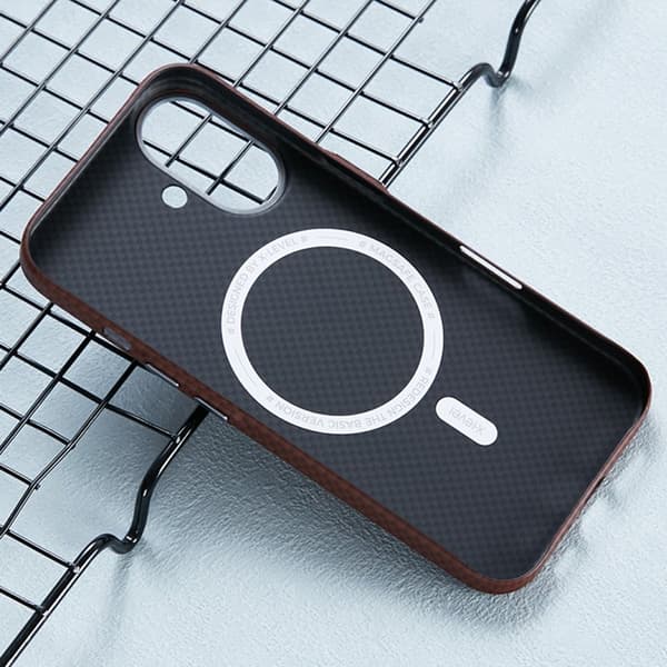 X-LEVEL Mobilskal till iPhone 16 MagSafe Carbon Nanofiber Röd