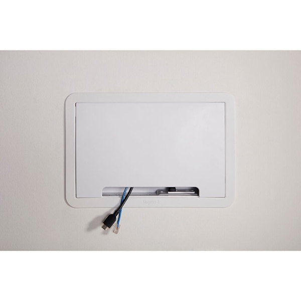 SANUS Inbyggd Mediabox 9”
