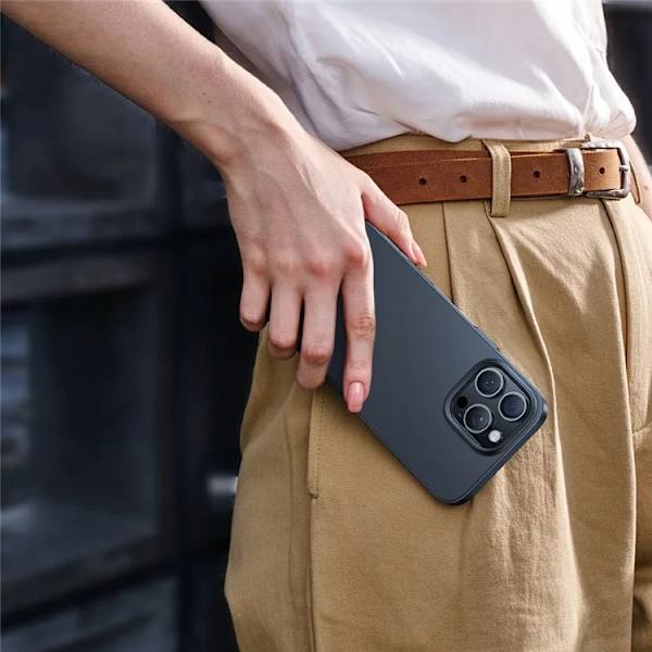 TORRAS Mobilskal till iPhone 16 Pro Max Magsafe Shockproof - Svart