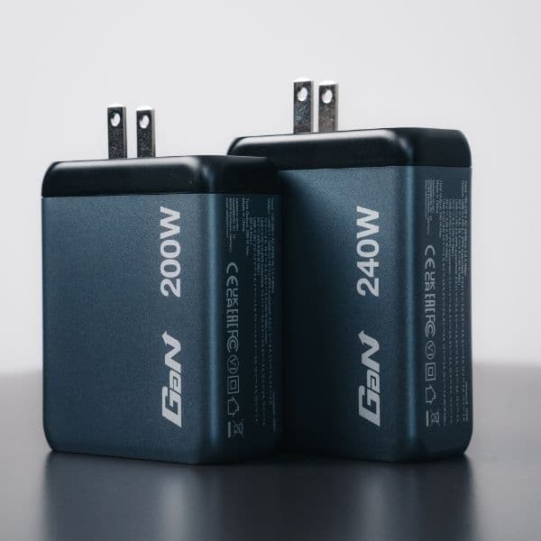 Verbatim Hurtigoplader 200W GaN 3xUSB-C 1xUSB-A EU/UK/USA - Sort Svart