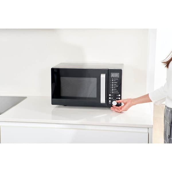 BLACK+DECK Mikrovågsugn Digital 23L 900W Svart