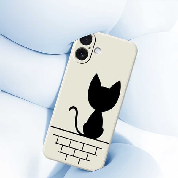 Mobilskal till iPhone 17 Black Cat on the Wall - Grön Beige