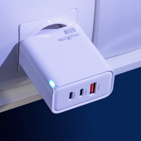 iPhone 18/17/116/15 kompatibel 65W Snabbladdare PD 2XUSB-C + USB Vit