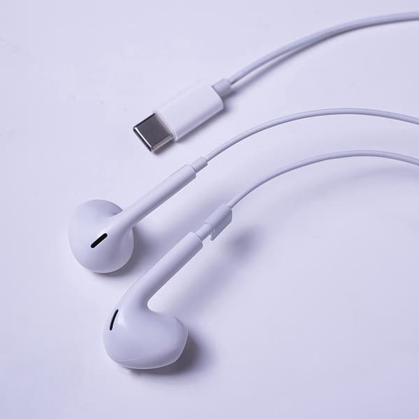 4-Pack USB-C In-Ear Hörlurar med Mikrofon för iPhone 17/16/15, Samsung & USB-C Enheter Vit