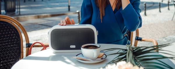 FOREVER Bluetooth Högtalare med FM-radio UNIQ BS-660 Vit