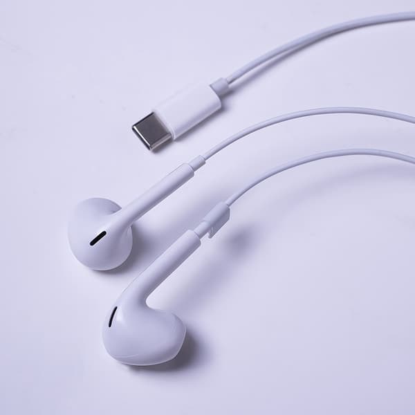 2-Pack USB-C In-Ear Hörlurar med Mikrofon för iPhone 18/17/16/15, Samsung & USB-C Enheter Vit
