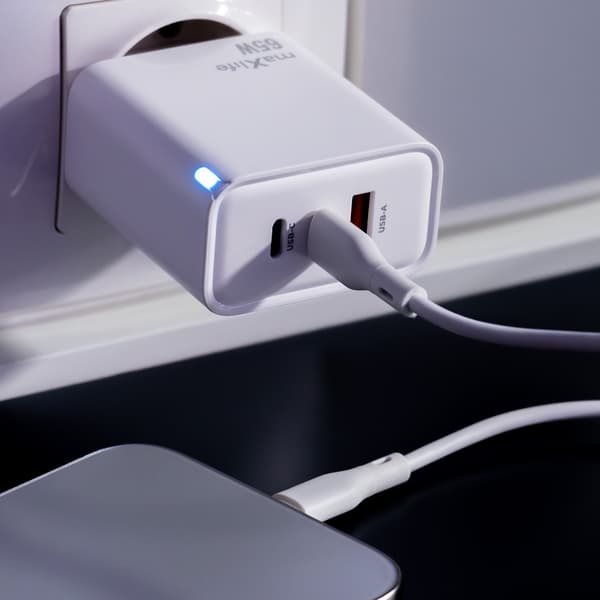 iPhone 18/17/116/15 kompatibel 65W Snabbladdare PD 2XUSB-C + USB Vit