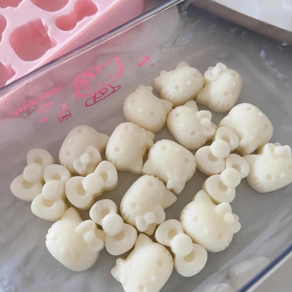 Søde Kat Silikoneforme til Gummies, Chokolade & Isklumper - 24-Huls Bageforme, Fødevaregodkendte Silikoneforme til DIY Desserter, Slik