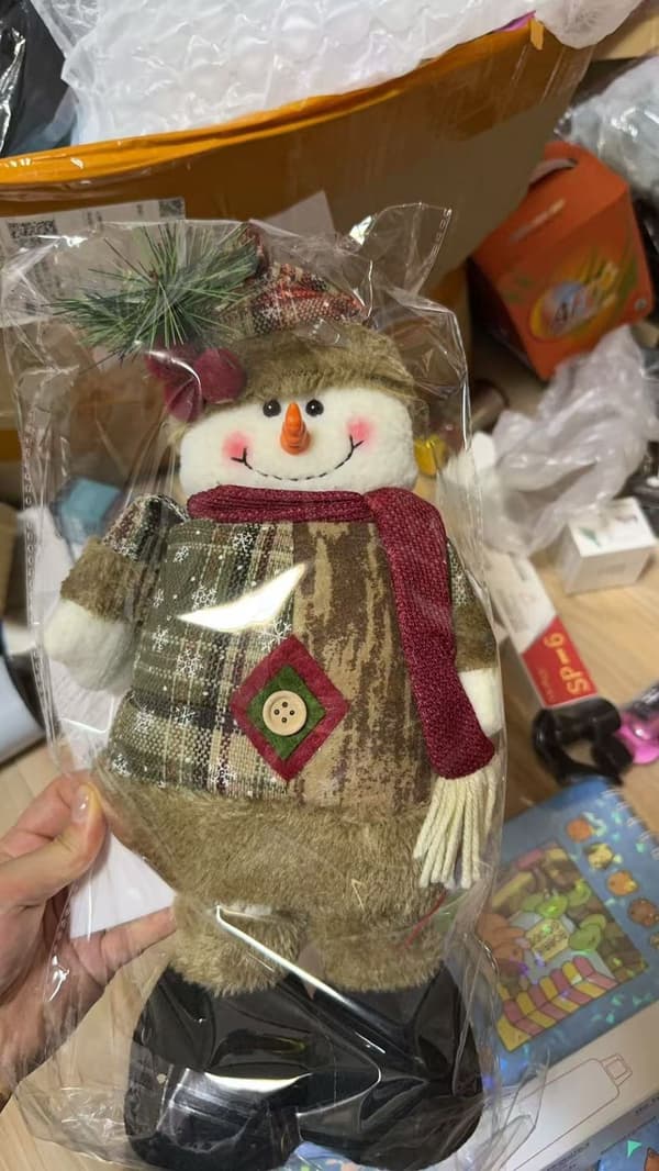 Store julefigurer, borddekorationer, juletræs- og pejsenpynt. Set