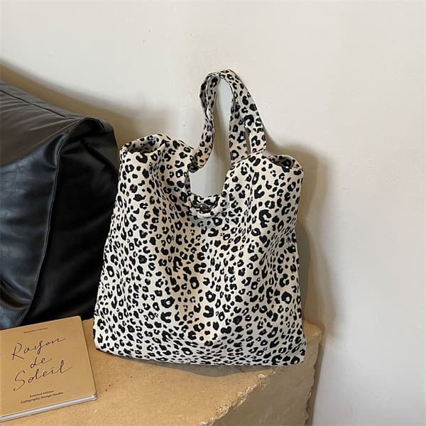 Overdimensionerede skuldertasker med leopardprint til kvinder Deformerbare lærredstasker med stor kapacitet til shopping White
