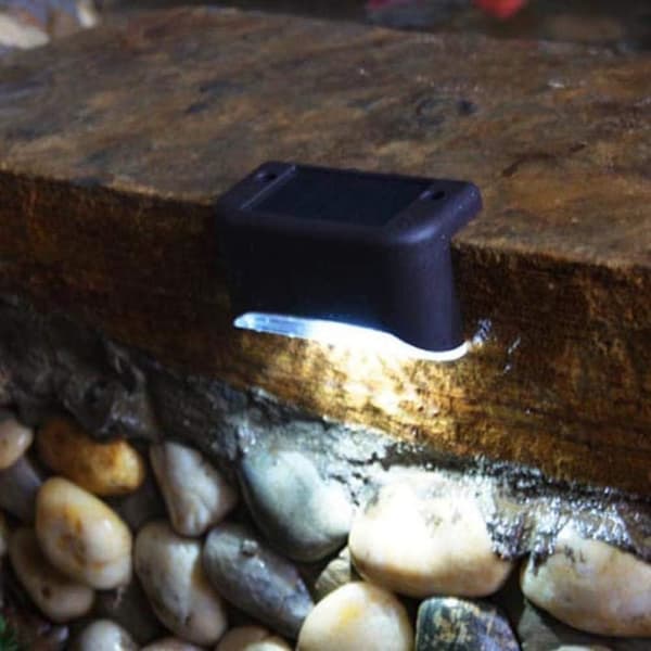 16 stk. Vanntette solcellelamper for terrasse, trapper, gjerde, hage, uteplass og gangvei Black White light