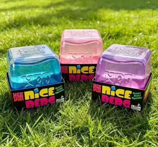 NeeDoh Squishy Cube Legetøj 8cm, Blød Klembar Sensorisk Stress Terning, Fidget Legetøj til Angstlindring Stor Lilla Tern Purple