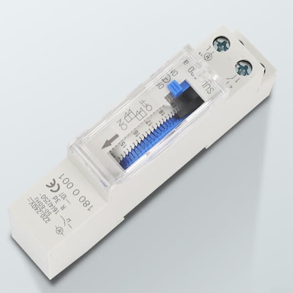 SUL180A Mekanisk Timerkontakt med 15 minutters analogt interval og strømafbrydelseshukommelse, designet til DIN-skinnemontering i elektriske systemer