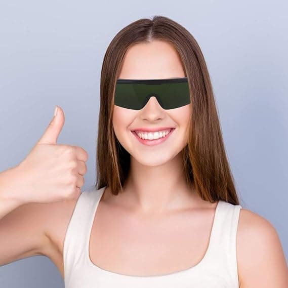 Laserturvalasit silmiensuojaukseen IPL/E-light-karvanpoistolaitteille