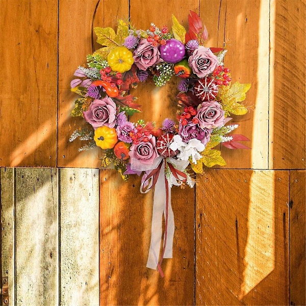 Høstdekor - Høstkranser til ytterdør utendørs med blomstrende silkerose, naturtro høstgresskar, lilla bær og sløyfe