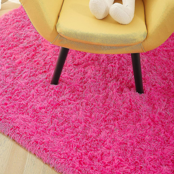 Tflycq Mjuka fluffiga mattor kompatibla med sovrum barnrum plysch lurvig barnkammar matta lurviga kastmattor kompatibla med pojkar flickor, studentboende Hot Pink 2.6 *5.2 Feet
