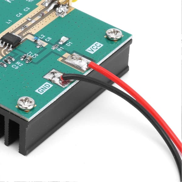 RF Effektforsterker Høy Effekt Lineær PCB Modul Kort Elektronisk Tilbehør 2.4GHZ 1W RF2126 6V