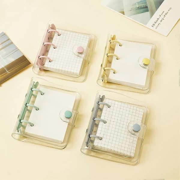 Mini Gennemsigtige 3-rings Ringbind Omslag med Grid Inderside og Ringbind Lommer Mini Løsblad Notesbog Ringbind Klar PVC Ringbind Omslag med Trykknap