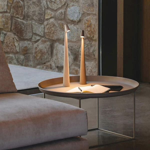 Elegant Slank Konisk Stil Bordlampe Bærbar og Dimbar LED-Skulpturlys Dec Black