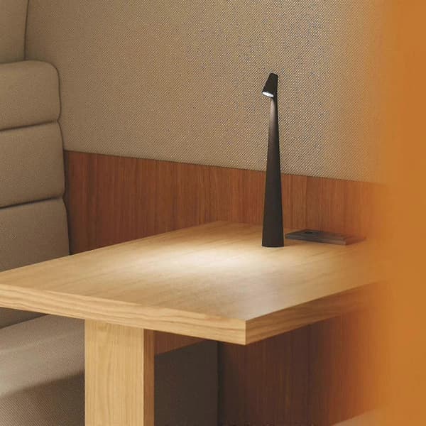 Elegant Slank Konisk Stem Bordlampe Bærbar og Dæmpbar LED Skulpturlys Dec Coffee
