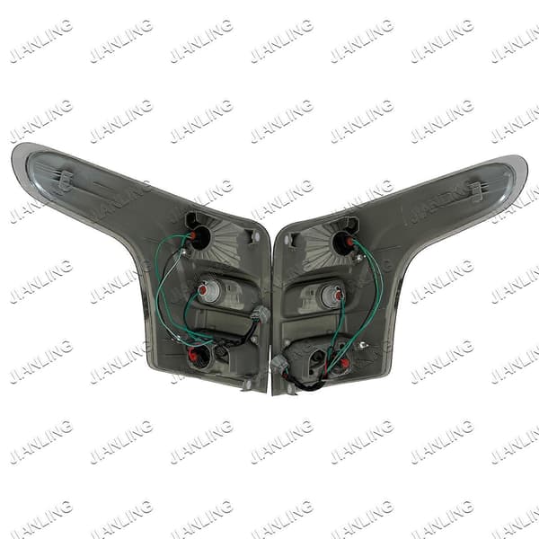 Passer til Mitsubishi L200 TRITON 2015 baklykt LeftWith rear fog light
