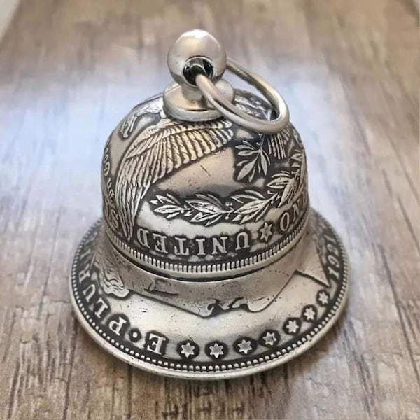 Vintage-kelloriipus, hienoa työtä, käsityö, selkeä kuvio, klassinen metallinen riippukello kodin sisustukseen, lahja