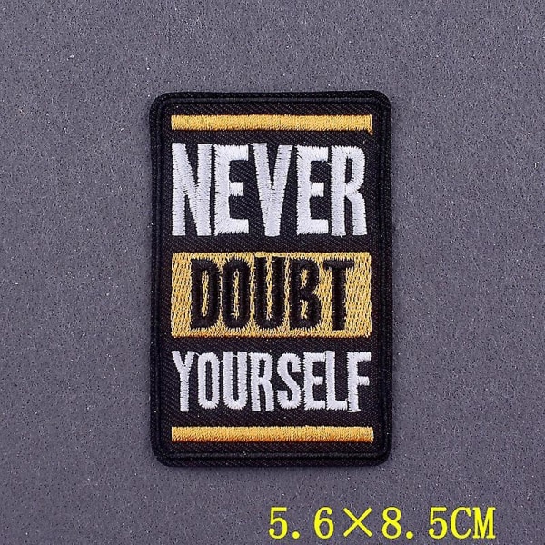 4 st Broderade Märken med Slogan Stryk På Kläder Jacka Märken