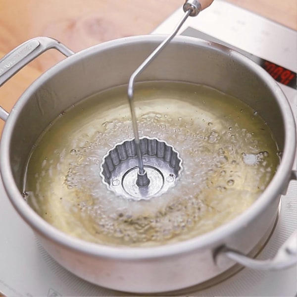 7 st/set Vacker Blomformad Rosettform Pålitlig Anti-korrosions Metall Fritering Timbale Form Köksredskap