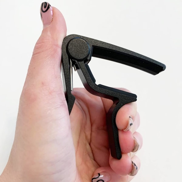 Guitar Capo til akustiske og elektriske guitarer med 5 gratis plektre, sort