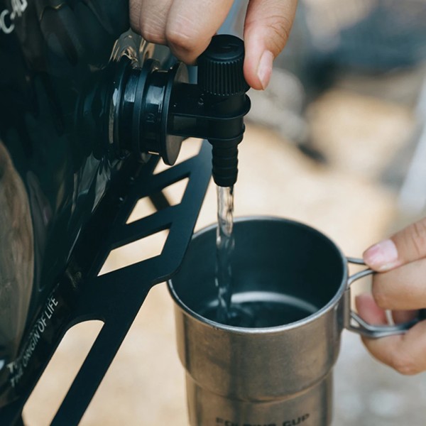 5/8 liter vandpose Fortykket sammenklappelig vandspand Bærbar udendørs vandbeholder Sammenklappelig pose med hane campingtilbehør Black 8L